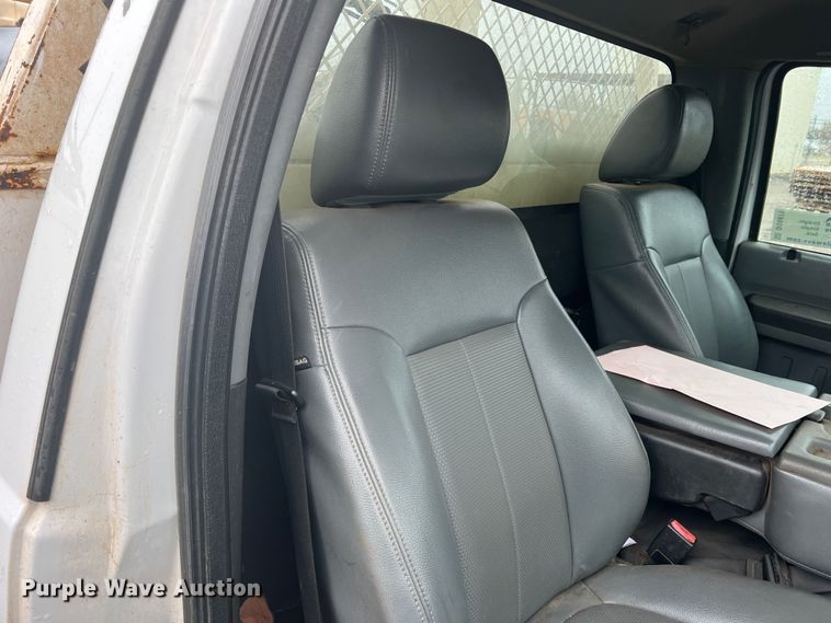 image for item DO8871 2014 Ford F550 Super Duty  bucket truck