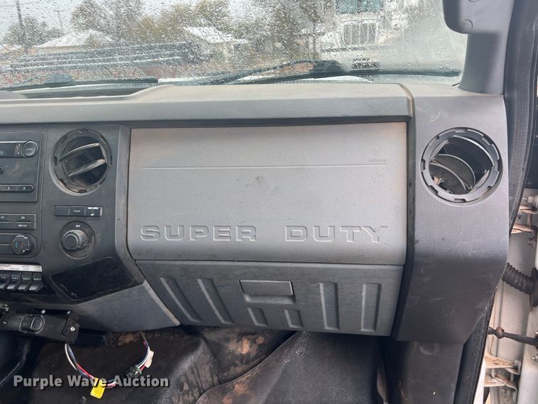 image for item DO8871 2014 Ford F550 Super Duty  bucket truck