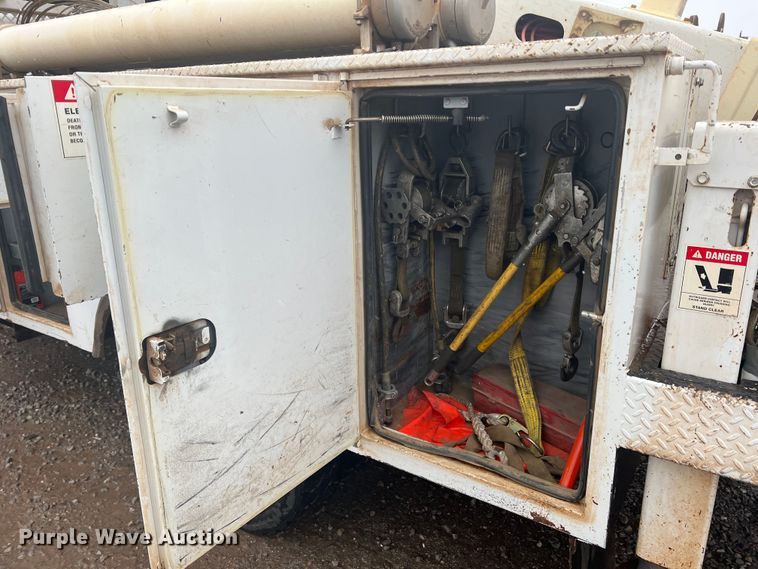 image for item DO8871 2014 Ford F550 Super Duty  bucket truck