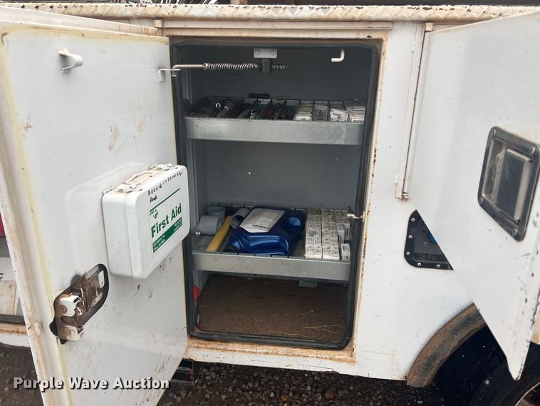 image for item DO8871 2014 Ford F550 Super Duty  bucket truck