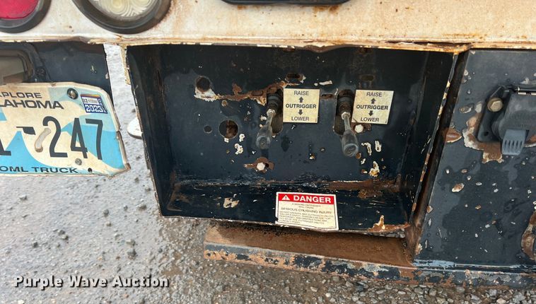 image for item DO8871 2014 Ford F550 Super Duty  bucket truck