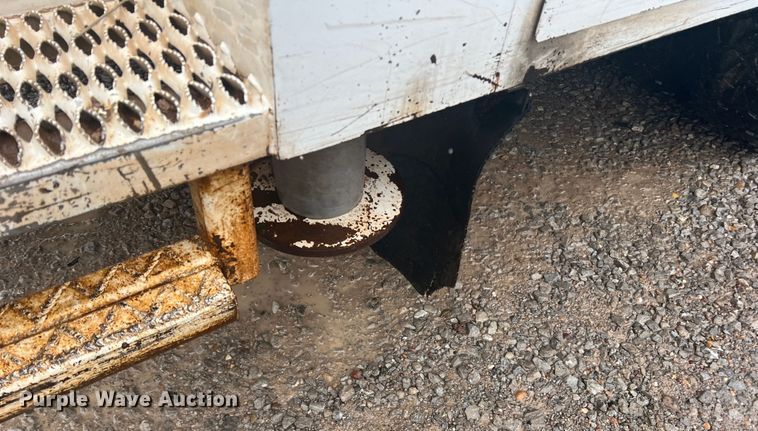 image for item DO8871 2014 Ford F550 Super Duty  bucket truck