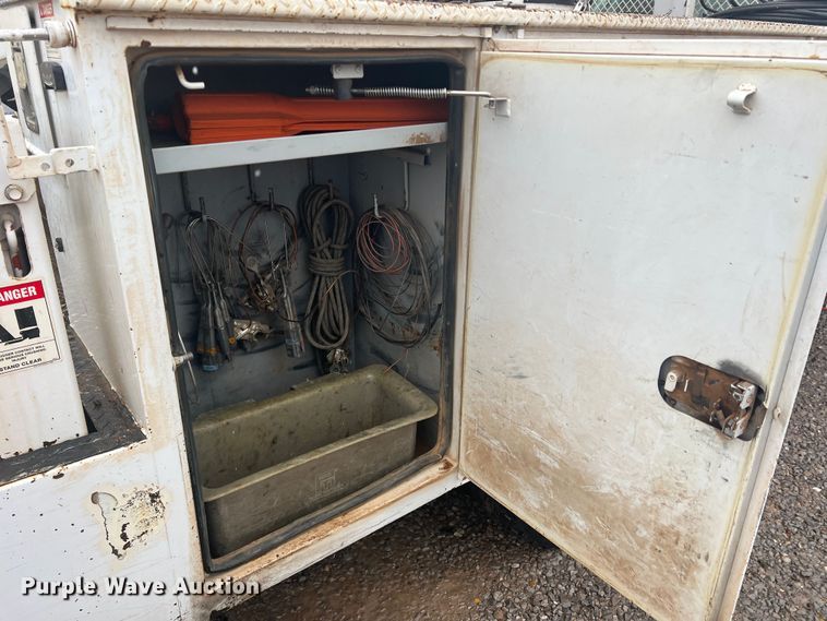 image for item DO8871 2014 Ford F550 Super Duty  bucket truck