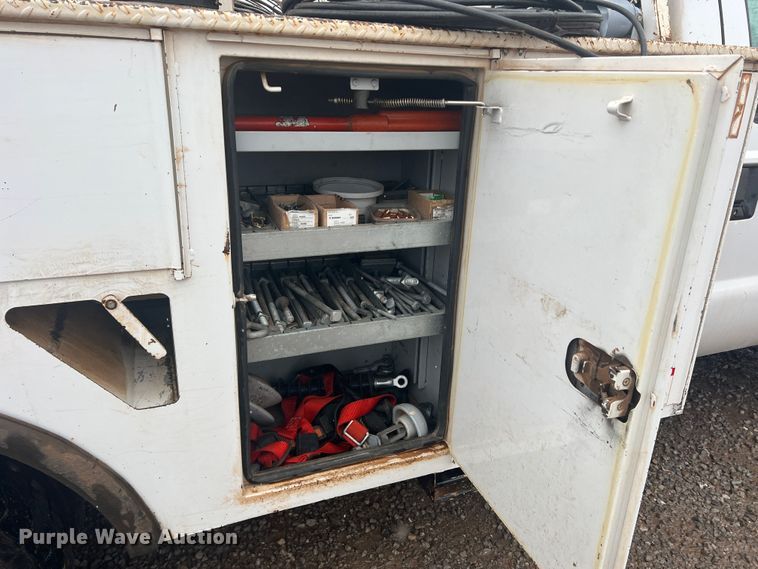 image for item DO8871 2014 Ford F550 Super Duty  bucket truck