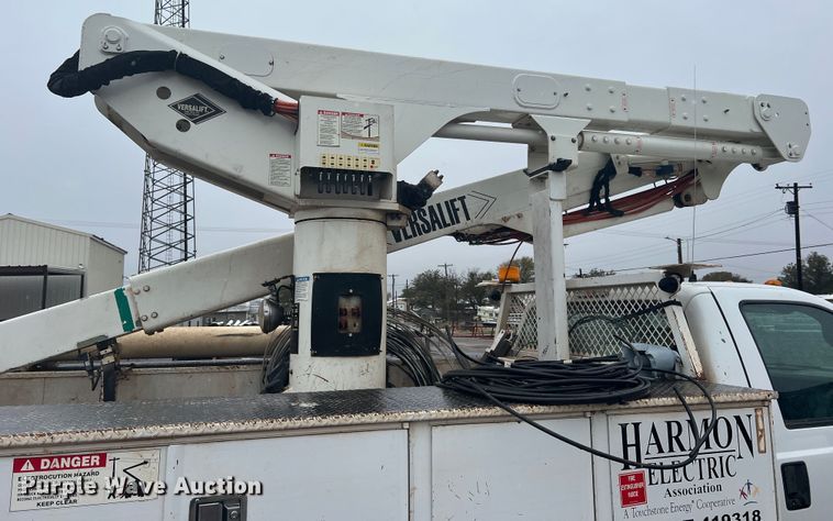 image for item DO8871 2014 Ford F550 Super Duty  bucket truck