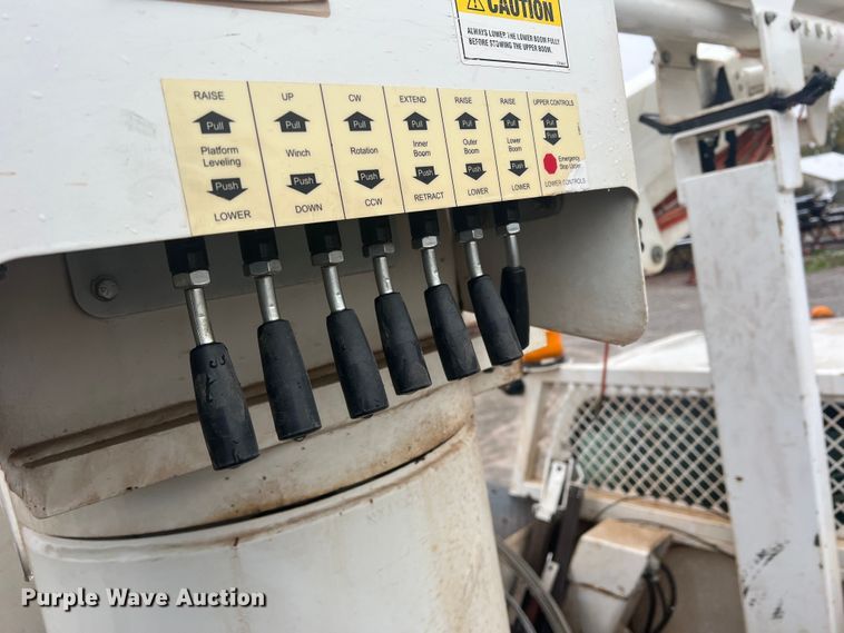 image for item DO8871 2014 Ford F550 Super Duty  bucket truck