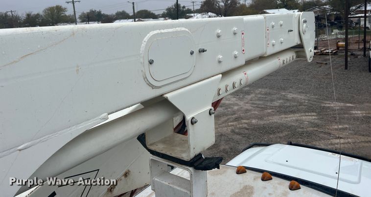 image for item DO8871 2014 Ford F550 Super Duty  bucket truck