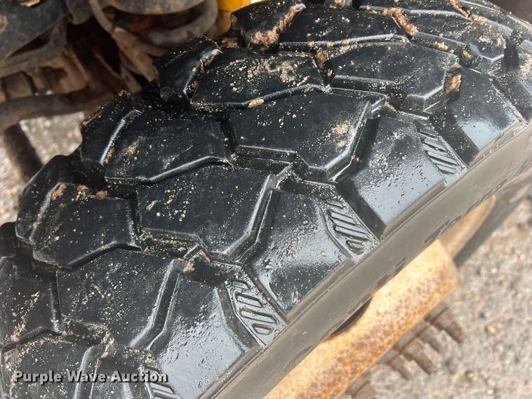 image for item DO8871 2014 Ford F550 Super Duty  bucket truck