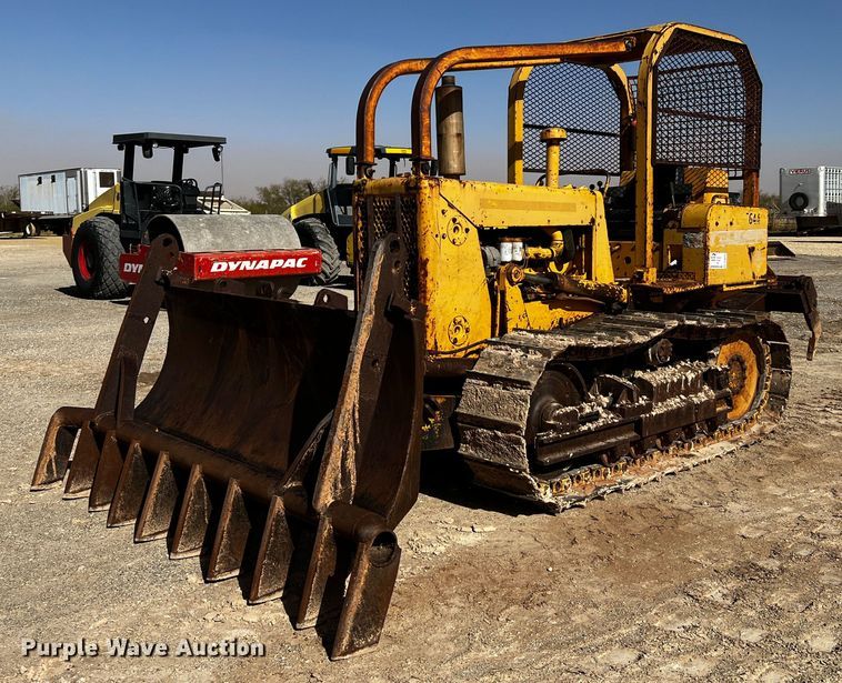 image for item DO8888 1975 International TD8E  dozer