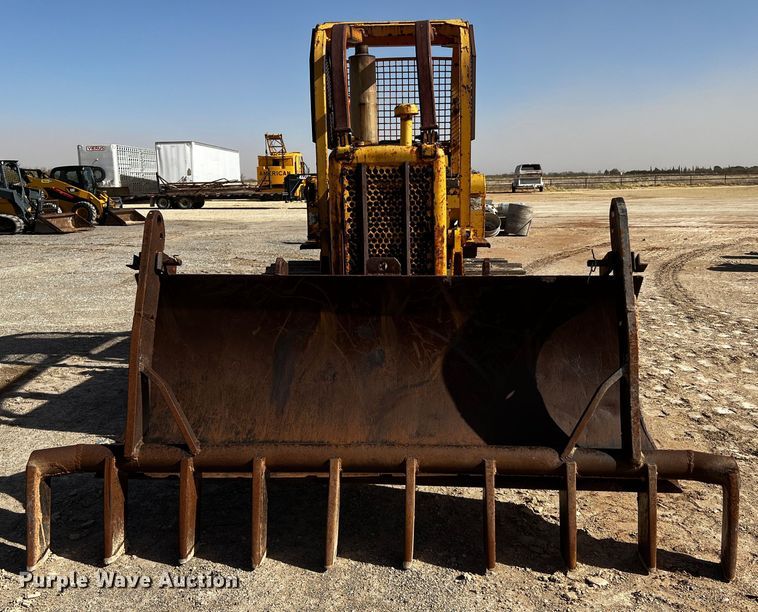 image for item DO8888 1975 International TD8E  dozer
