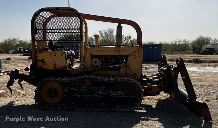 image for item DO8888 1975 International TD8E  dozer