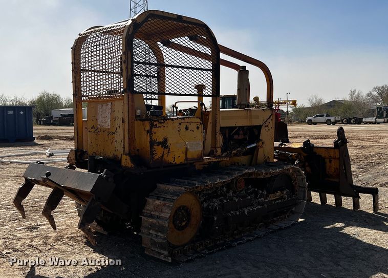 image for item DO8888 1975 International TD8E  dozer