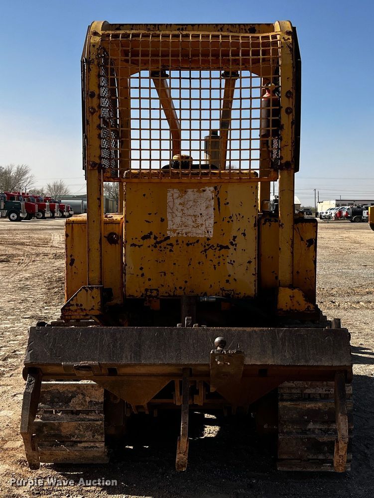 image for item DO8888 1975 International TD8E  dozer
