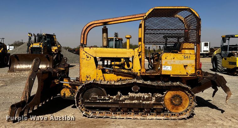 image for item DO8888 1975 International TD8E  dozer
