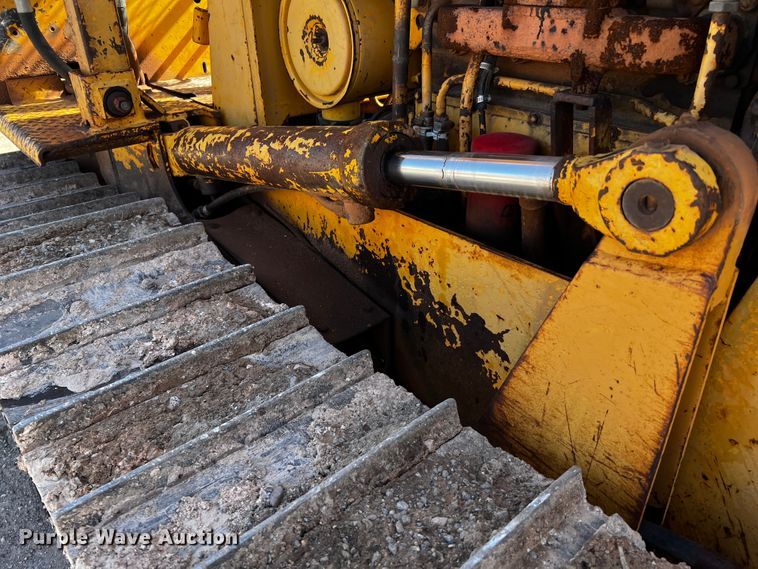 image for item DO8888 1975 International TD8E  dozer