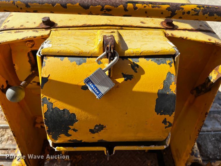 image for item DO8888 1975 International TD8E  dozer