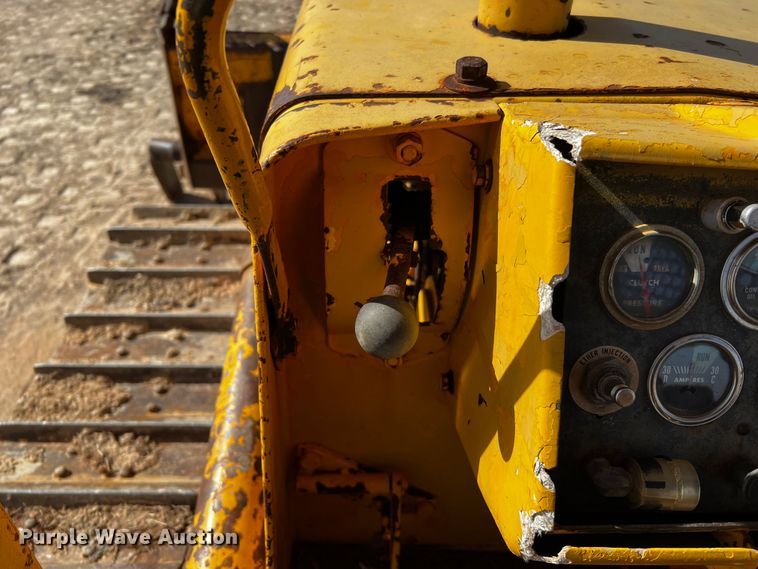image for item DO8888 1975 International TD8E  dozer