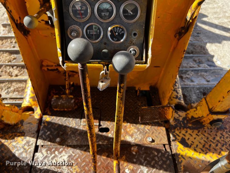 image for item DO8888 1975 International TD8E  dozer