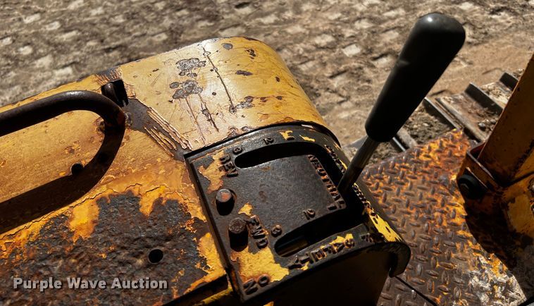 image for item DO8888 1975 International TD8E  dozer