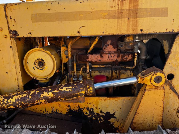 image for item DO8888 1975 International TD8E  dozer