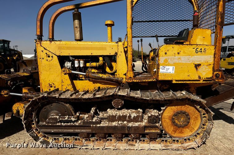 image for item DO8888 1975 International TD8E  dozer