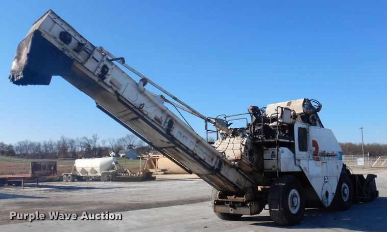 image for item DP0439 1999 Roadtec SB2500B  shuttle buggy material transfer vehicle