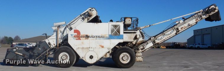 image for item DP0439 1999 Roadtec SB2500B  shuttle buggy material transfer vehicle