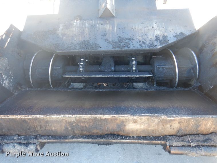 image for item DP0439 1999 Roadtec SB2500B  shuttle buggy material transfer vehicle