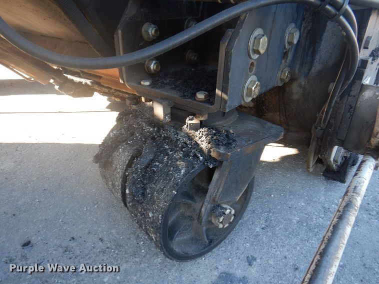 image for item DP0439 1999 Roadtec SB2500B  shuttle buggy material transfer vehicle