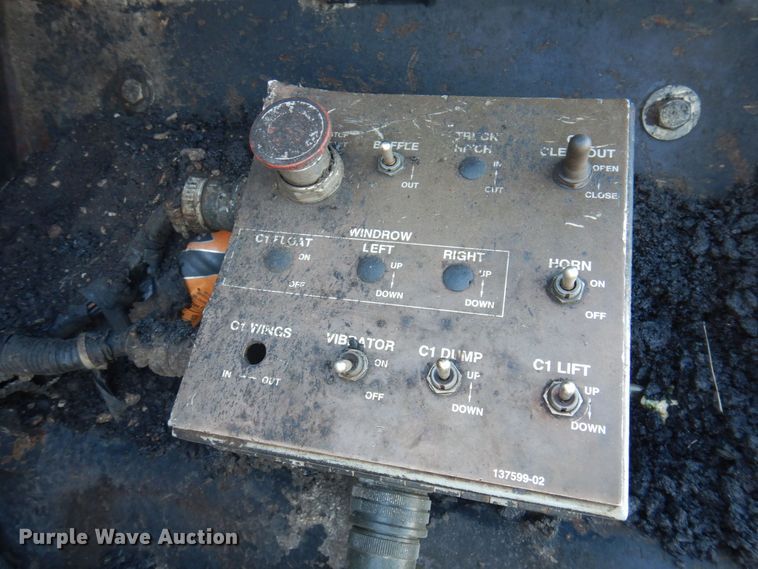 image for item DP0439 1999 Roadtec SB2500B  shuttle buggy material transfer vehicle