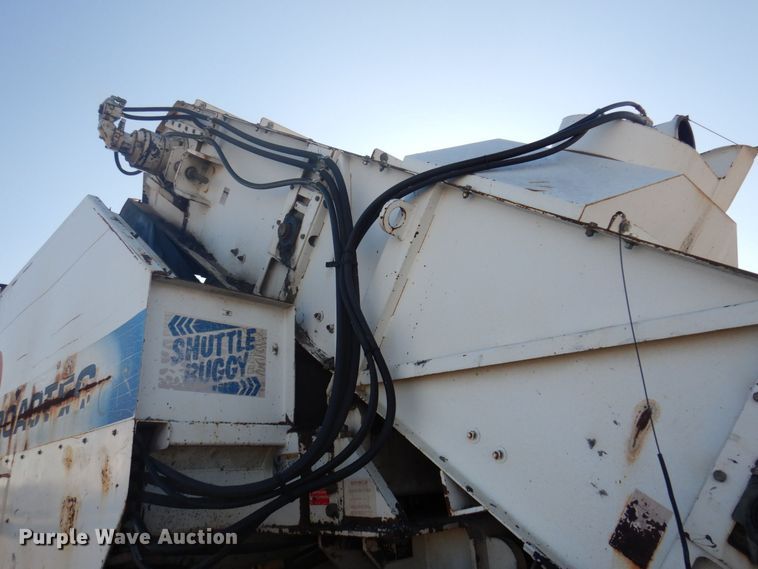 image for item DP0439 1999 Roadtec SB2500B  shuttle buggy material transfer vehicle