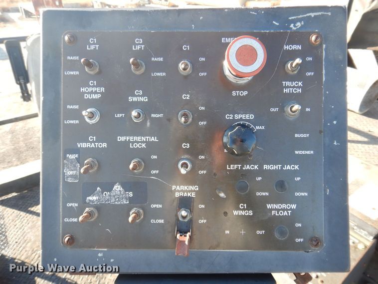 image for item DP0439 1999 Roadtec SB2500B  shuttle buggy material transfer vehicle