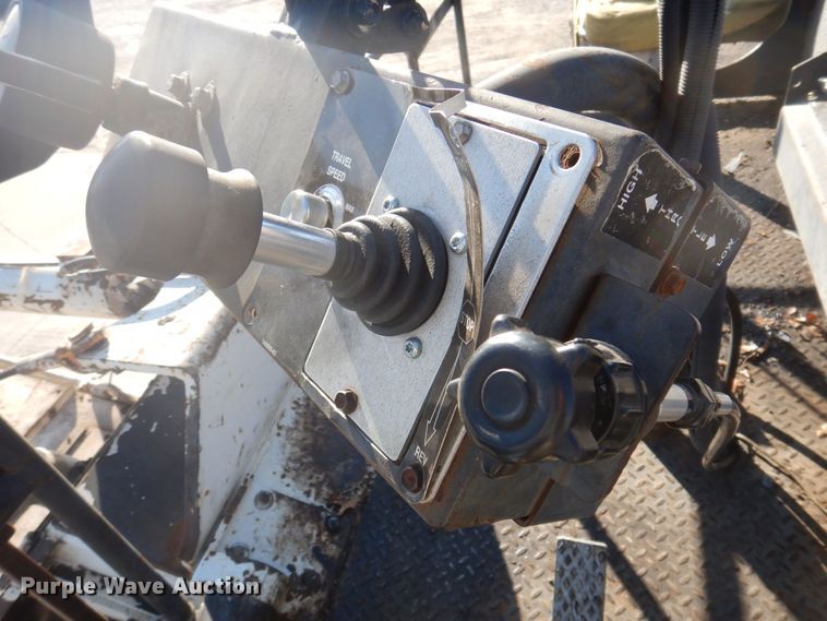 image for item DP0439 1999 Roadtec SB2500B  shuttle buggy material transfer vehicle