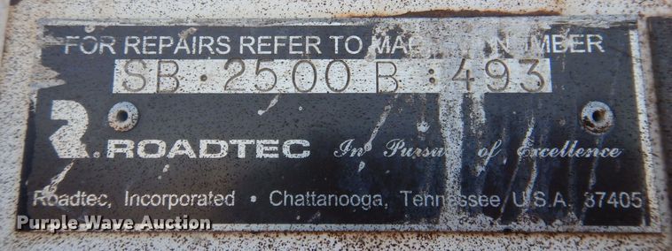 image for item DP0439 1999 Roadtec SB2500B  shuttle buggy material transfer vehicle