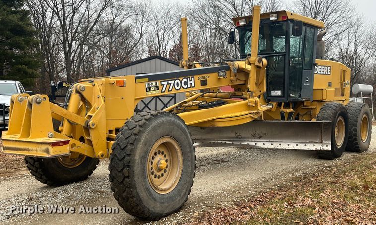 image for item DP0453 2002 John Deere 770CH Series II  motor grader