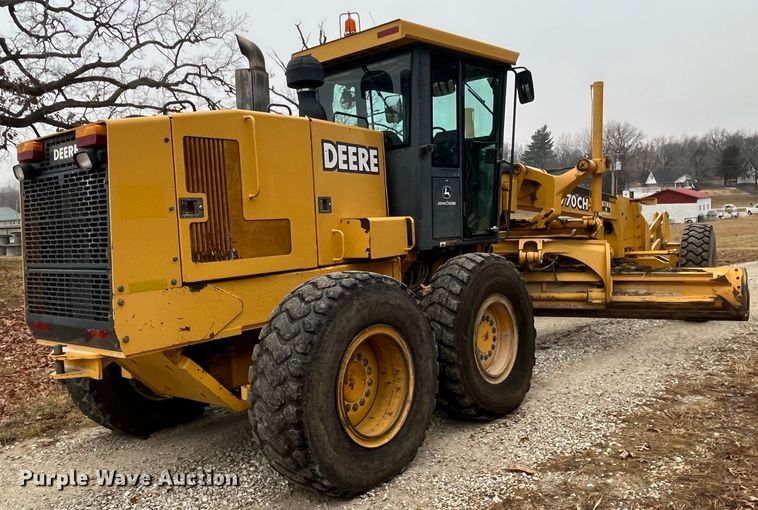 image for item DP0453 2002 John Deere 770CH Series II  motor grader