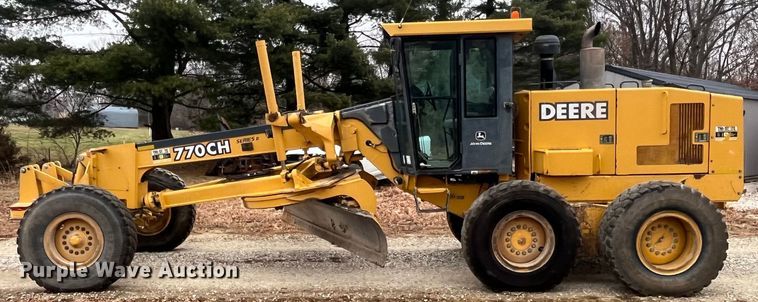 image for item DP0453 2002 John Deere 770CH Series II  motor grader