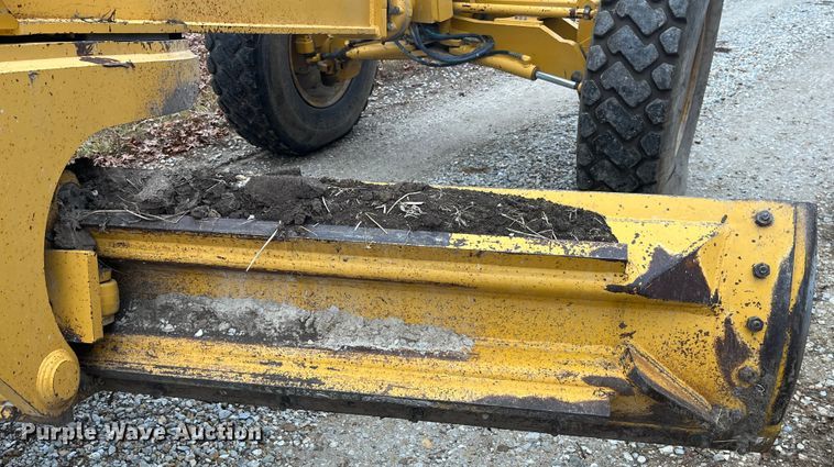 image for item DP0453 2002 John Deere 770CH Series II  motor grader