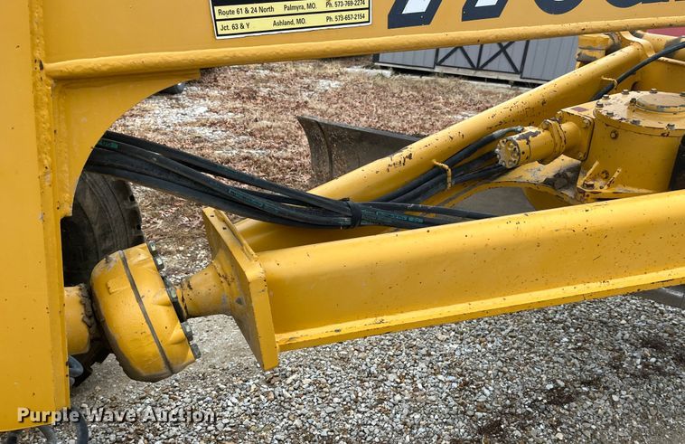 image for item DP0453 2002 John Deere 770CH Series II  motor grader