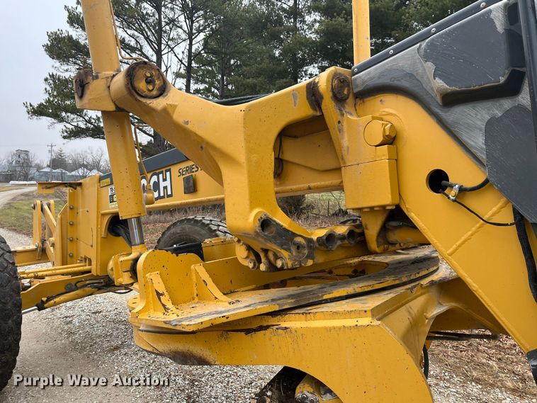 image for item DP0453 2002 John Deere 770CH Series II  motor grader