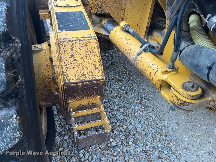 image for item DP0453 2002 John Deere 770CH Series II  motor grader