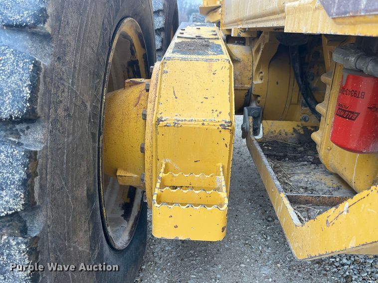 image for item DP0453 2002 John Deere 770CH Series II  motor grader