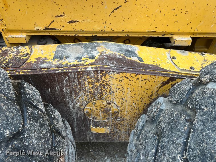 image for item DP0453 2002 John Deere 770CH Series II  motor grader