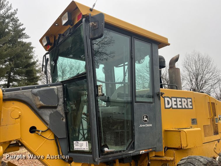 image for item DP0453 2002 John Deere 770CH Series II  motor grader