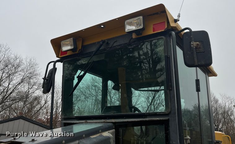 image for item DP0453 2002 John Deere 770CH Series II  motor grader