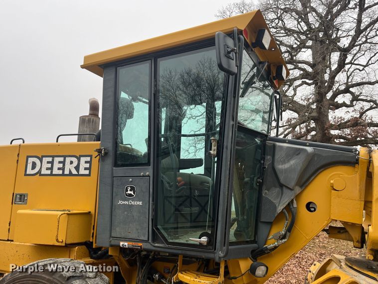 image for item DP0453 2002 John Deere 770CH Series II  motor grader