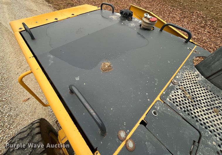 image for item DP0453 2002 John Deere 770CH Series II  motor grader