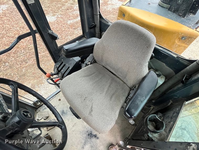 image for item DP0453 2002 John Deere 770CH Series II  motor grader