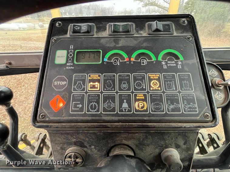 image for item DP0453 2002 John Deere 770CH Series II  motor grader