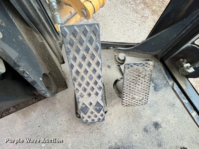 image for item DP0453 2002 John Deere 770CH Series II  motor grader